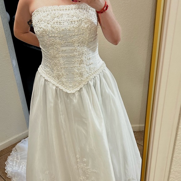 Private Label by G White Strapless Wedding Dress